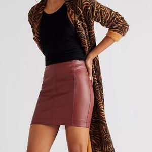 FREE PEOPLE Modern Femme Vegan Leather Mini Skirt Size 0 Brown Double Dare
